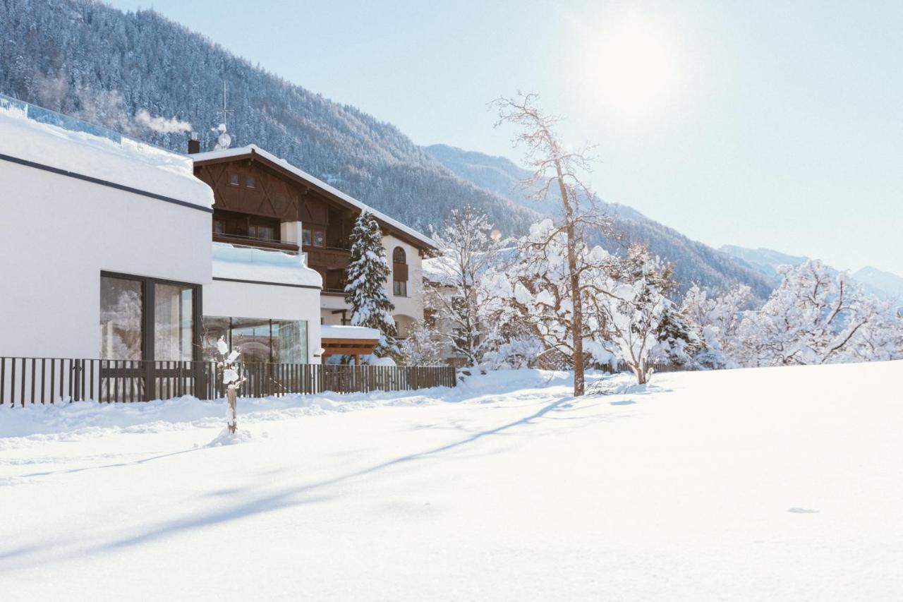 Gartenhotel Linde 4 Sterne Superior Ried im Oberinntal Dış mekan fotoğraf